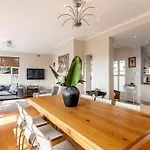 Seaside Panache - Cosy Home, Pool, Ocean Views