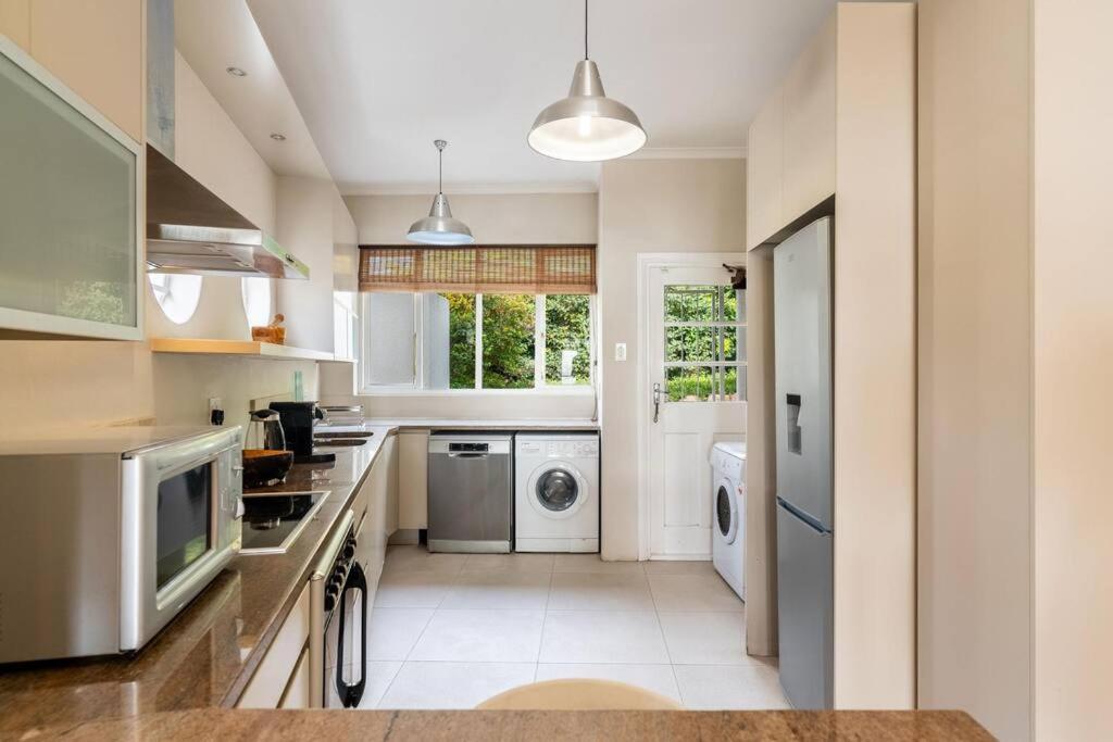 Holiday home Seaside Panache - Cosy Home, Pool, Ocean Views *