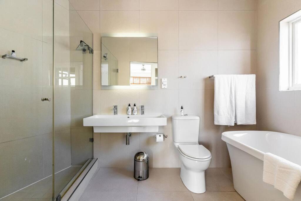 Holiday home Seaside Panache - Cosy Home, Pool, Ocean Views