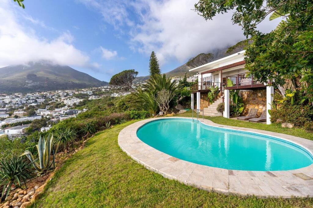Seaside Panache - Cosy Home, Pool, Ocean Views *